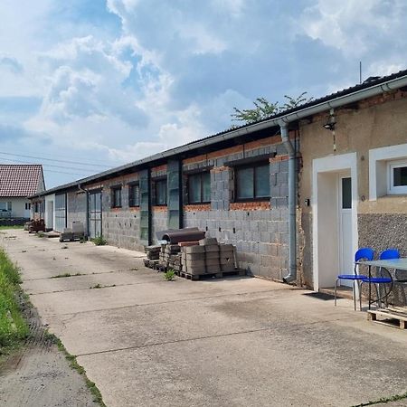 Apartmany Vinarstvi Klucov Lstibor Buitenkant foto
